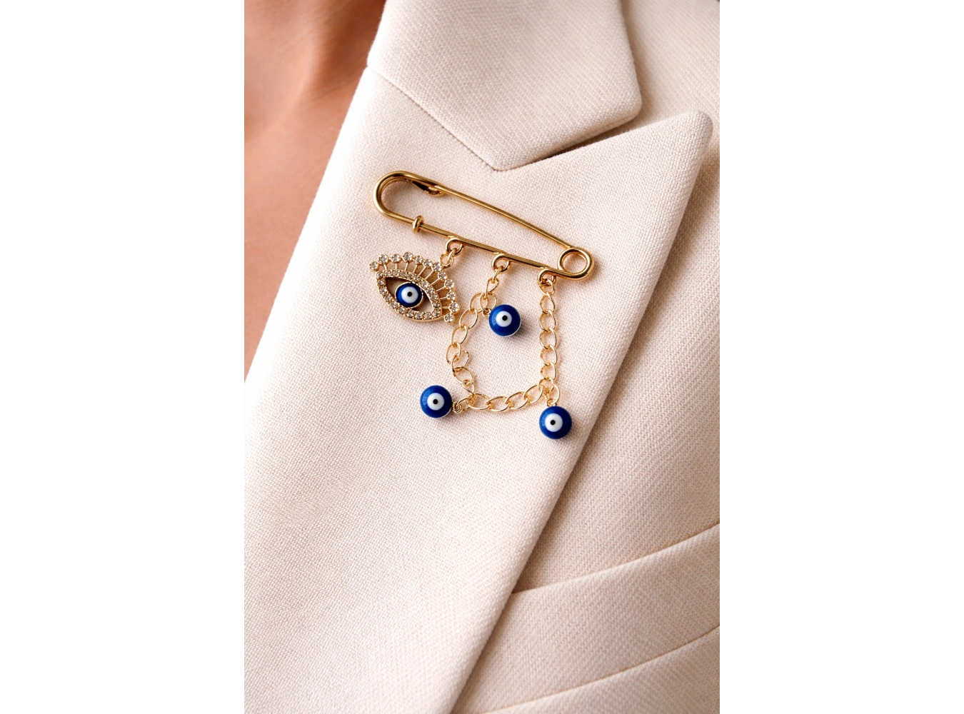 Altın Renk Nazar Boncuk Detaylı Göz Figürlü Broş