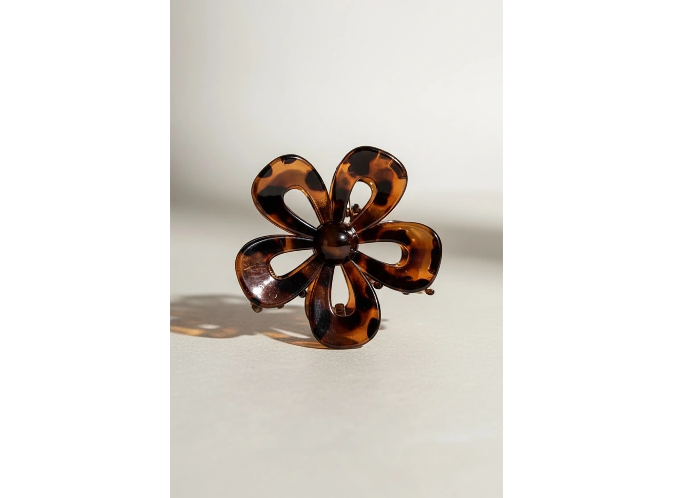 Kahverengi Çiçek Figürlü Leopar Desenli Mandal Toka