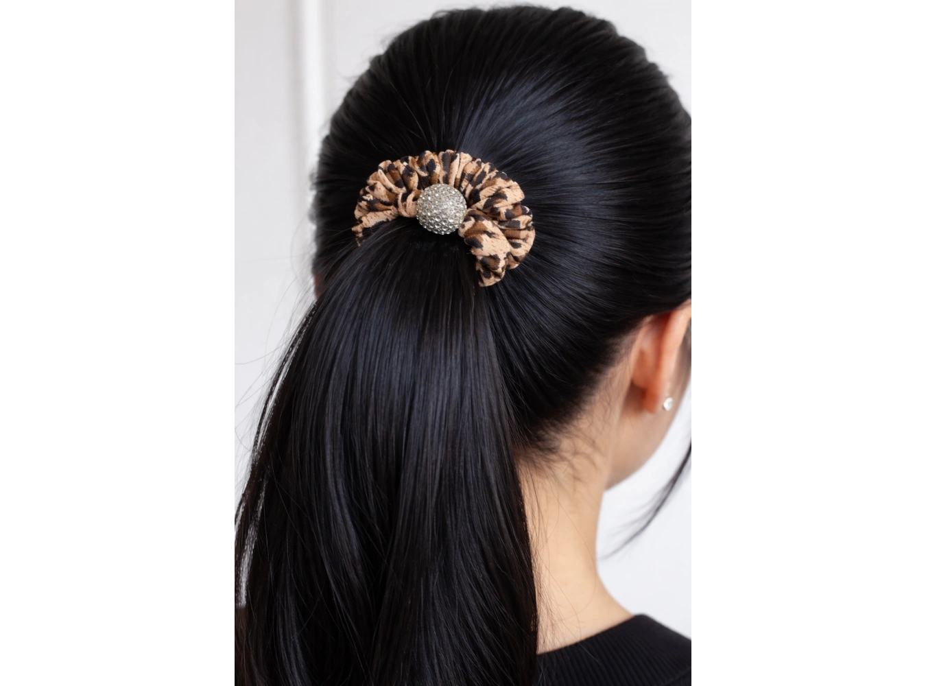 Açık Kahverengi Leopar Detaylı Taşlı Lastik Toka