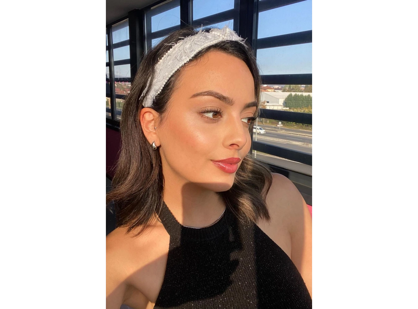 Açık Mavi Renk İnci Detaylı Taç