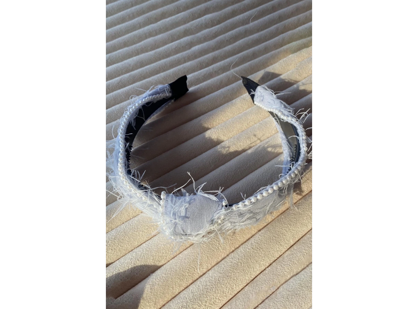 Açık Mavi Renk İnci Detaylı Taç