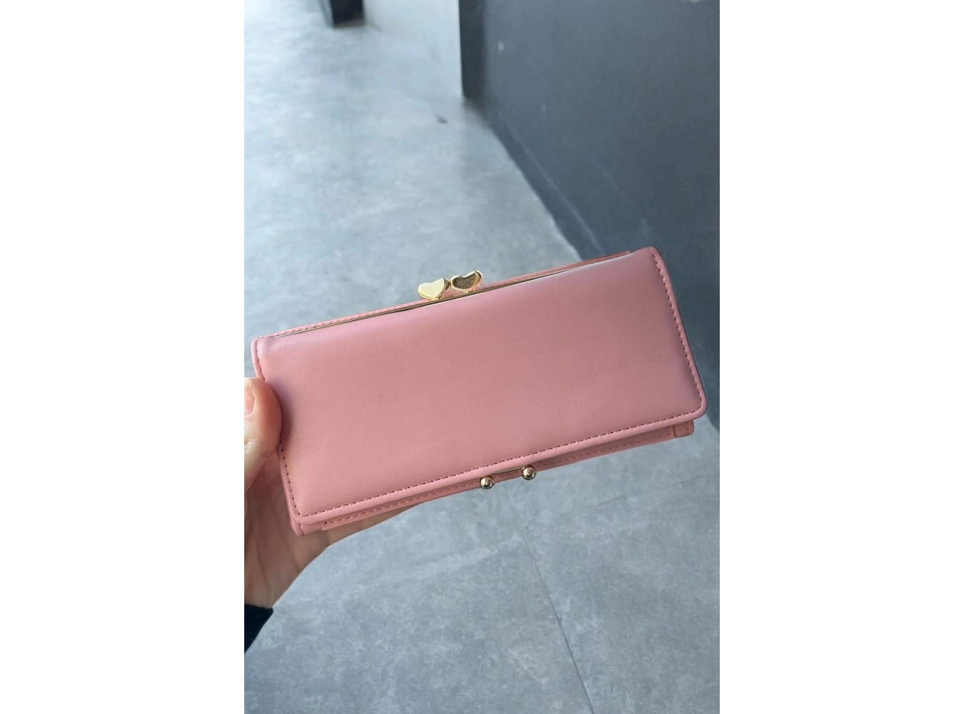 Açık Pembe Renk Kalp Detaylı Kadın Cüzdan