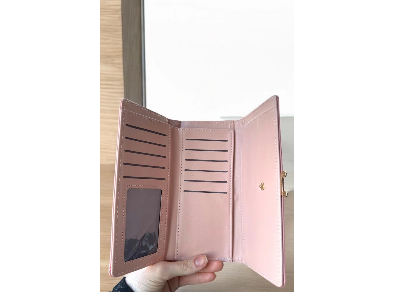 Açık Pembe Renk Kalp Detaylı Kadın Cüzdan