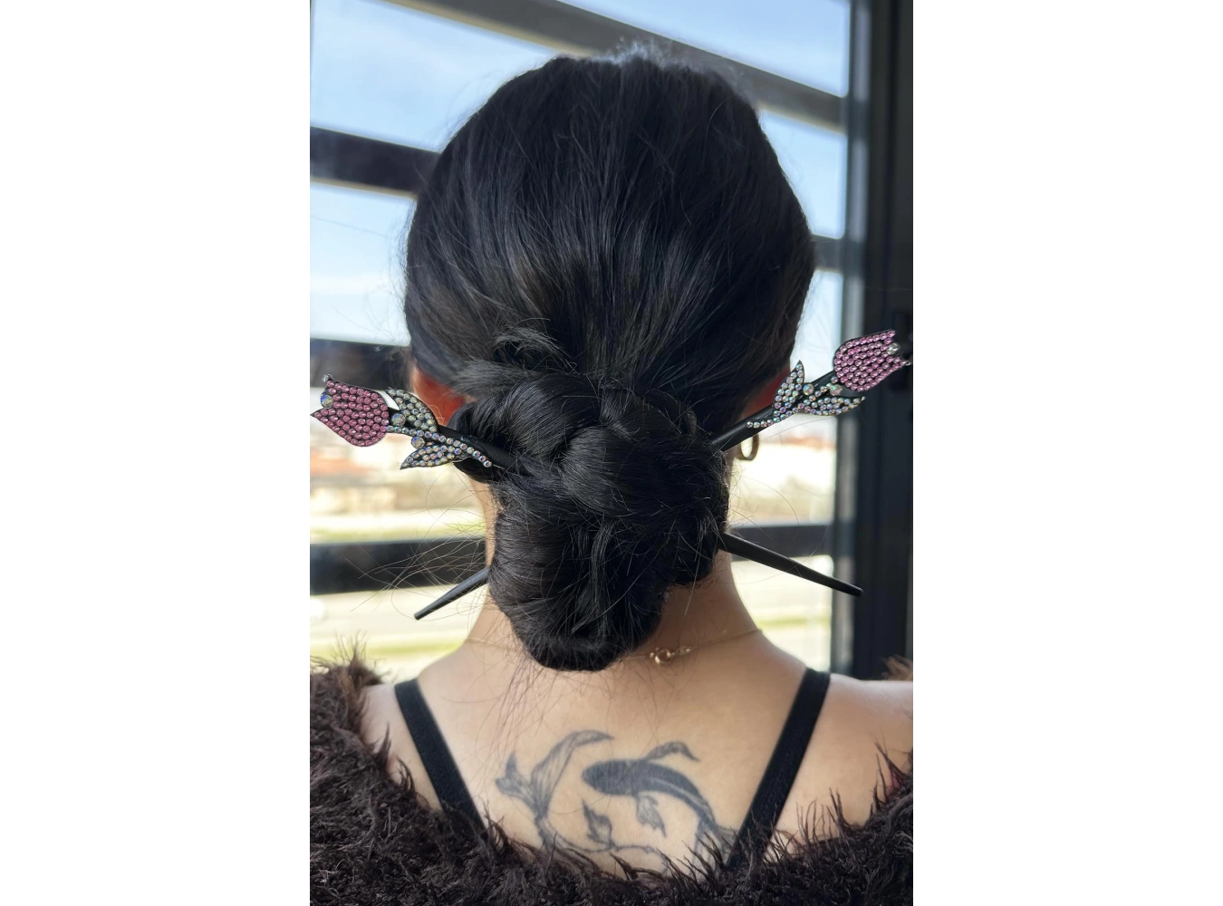 Açık Pembe Renk Lale Figürlü Taş Detaylı Topuz Tokası/ Kalemi