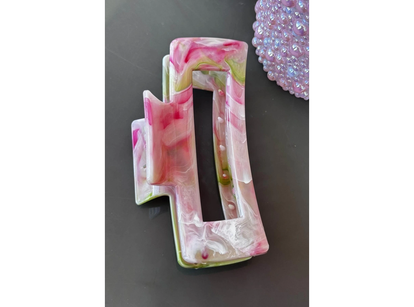 Açık Pembe Renk Mermer Desenli Kemik Mandal Toka