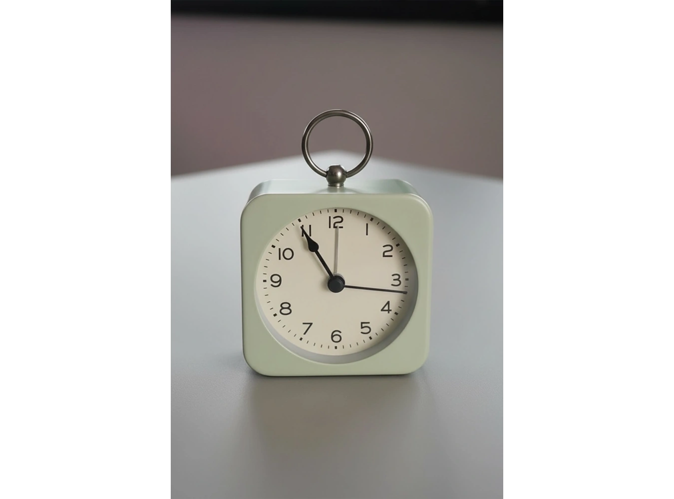 Açık Yeşil Renk Dekoratif Işıklı Alarmlı Masa Saati