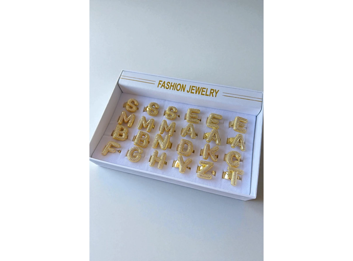 Altın Renk 24lü Taş Detaylı Harf Yüzük Set