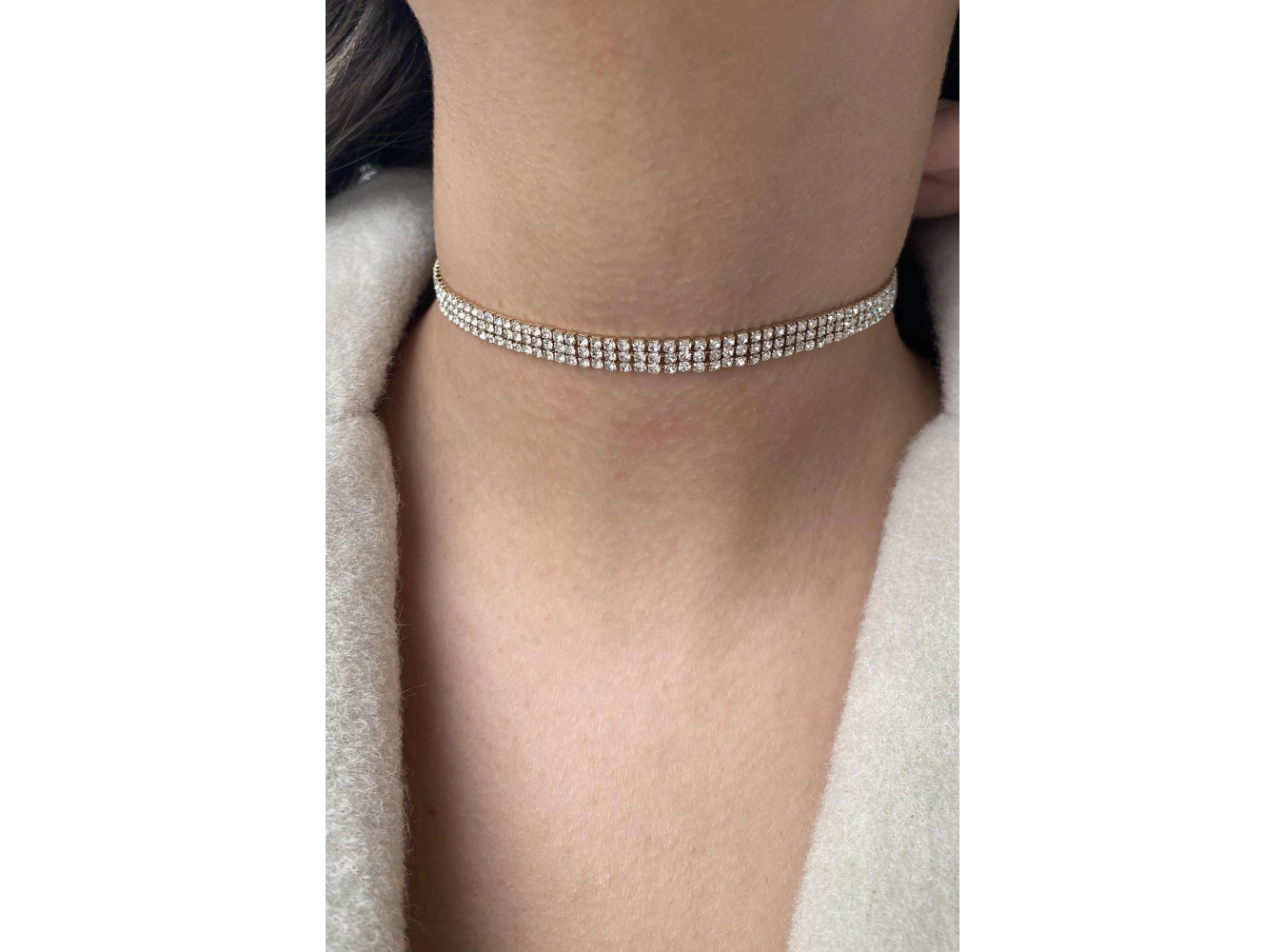 Altın Renk 3 Sıra Taş Detaylı Choker Kolye