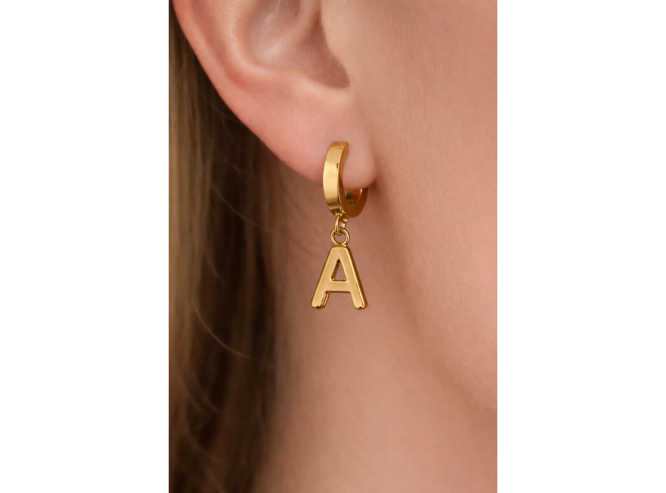 Altın Renk A Harf Çelik Küpe (Çift)