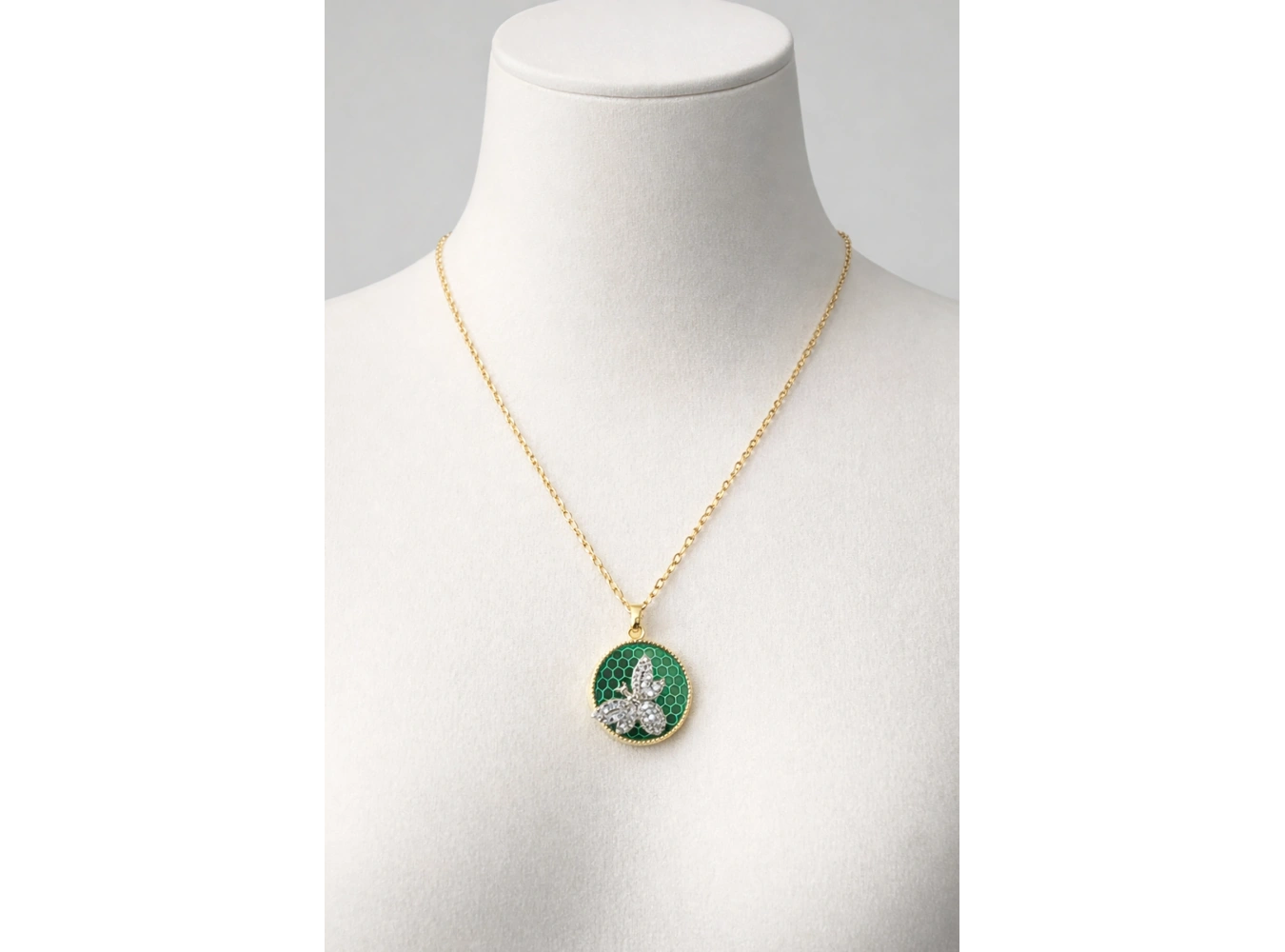 Altın Renk Arı Figürlü Çelik Kolye