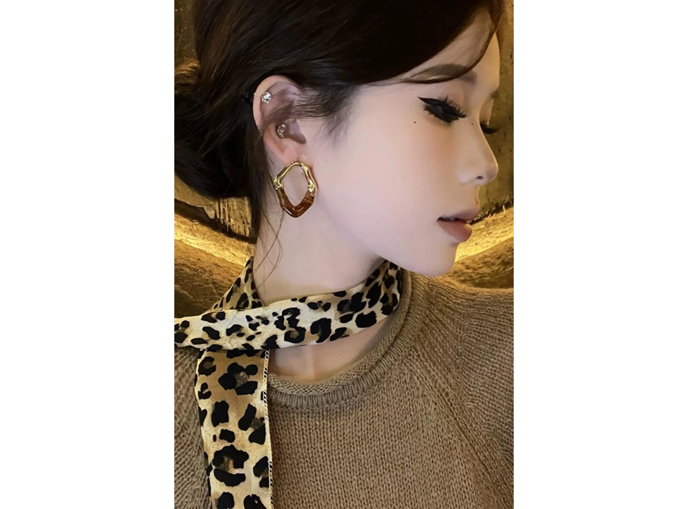 Altın Renk Asimetrik Kehribar Küpe (Çift)