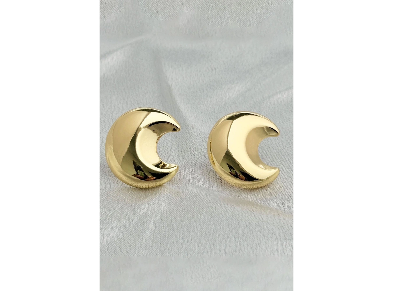 Altın Renk Ay Figürlü Çelik Küpe (Çift)