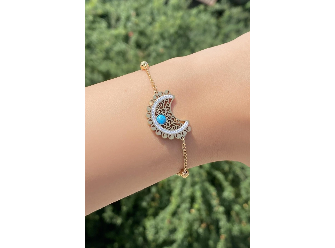 Altın Renk Ay Figürlü Taş Detaylı Çelik Bileklik