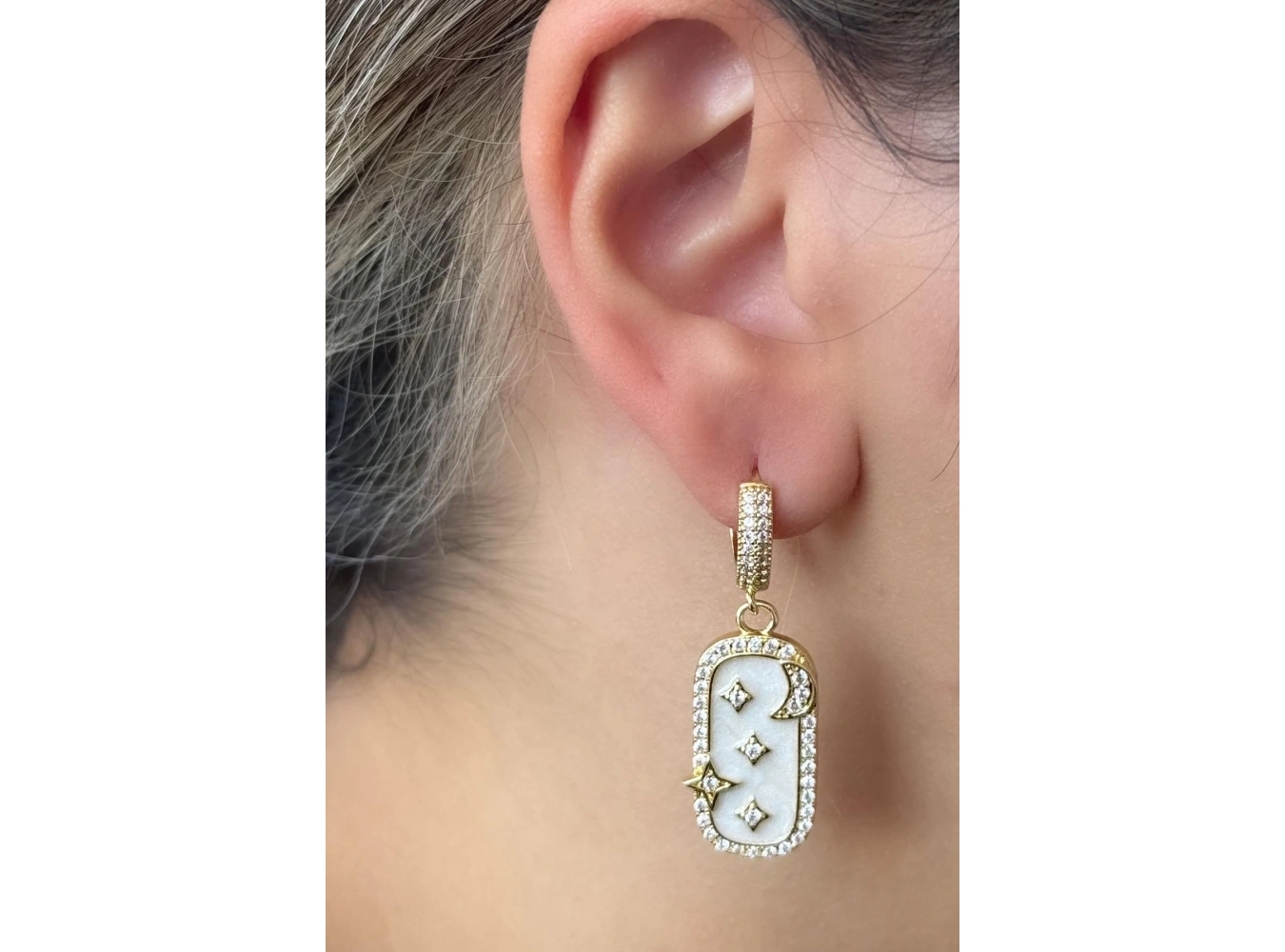 Altın Renk Ay Ve Yıldız Figürlü Taş Detaylı Küpe (Çift)