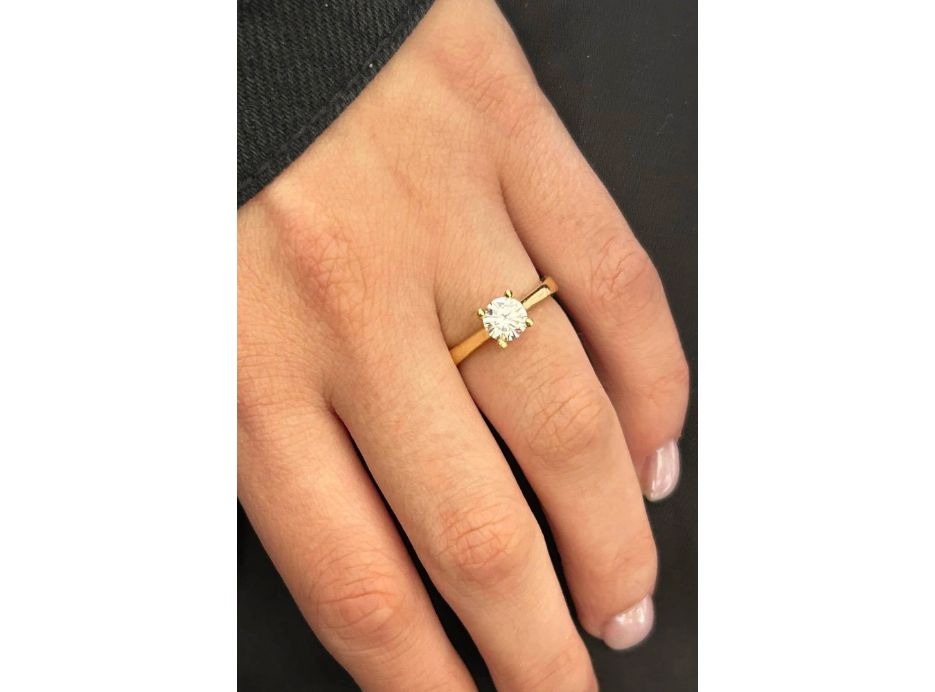 Altın Renk Ayarlanabilir Tektaş Yüzük