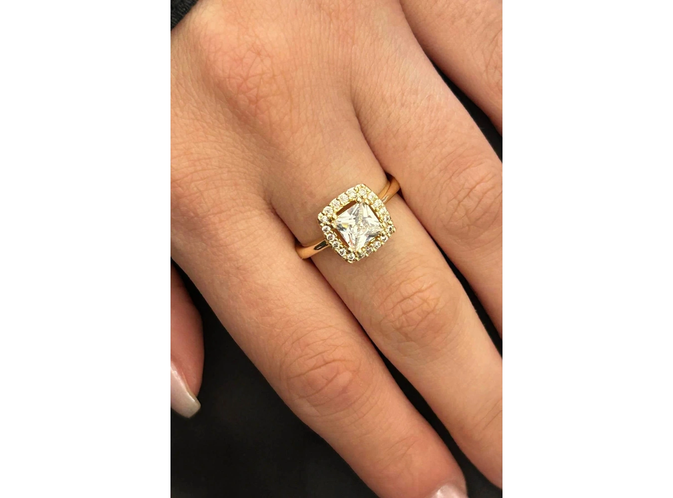 Altın Renk Ayarlanabilir Tektaş Yüzük