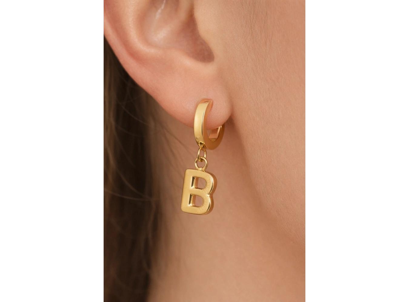 Altın Renk B Harf Çelik Küpe (Çift)