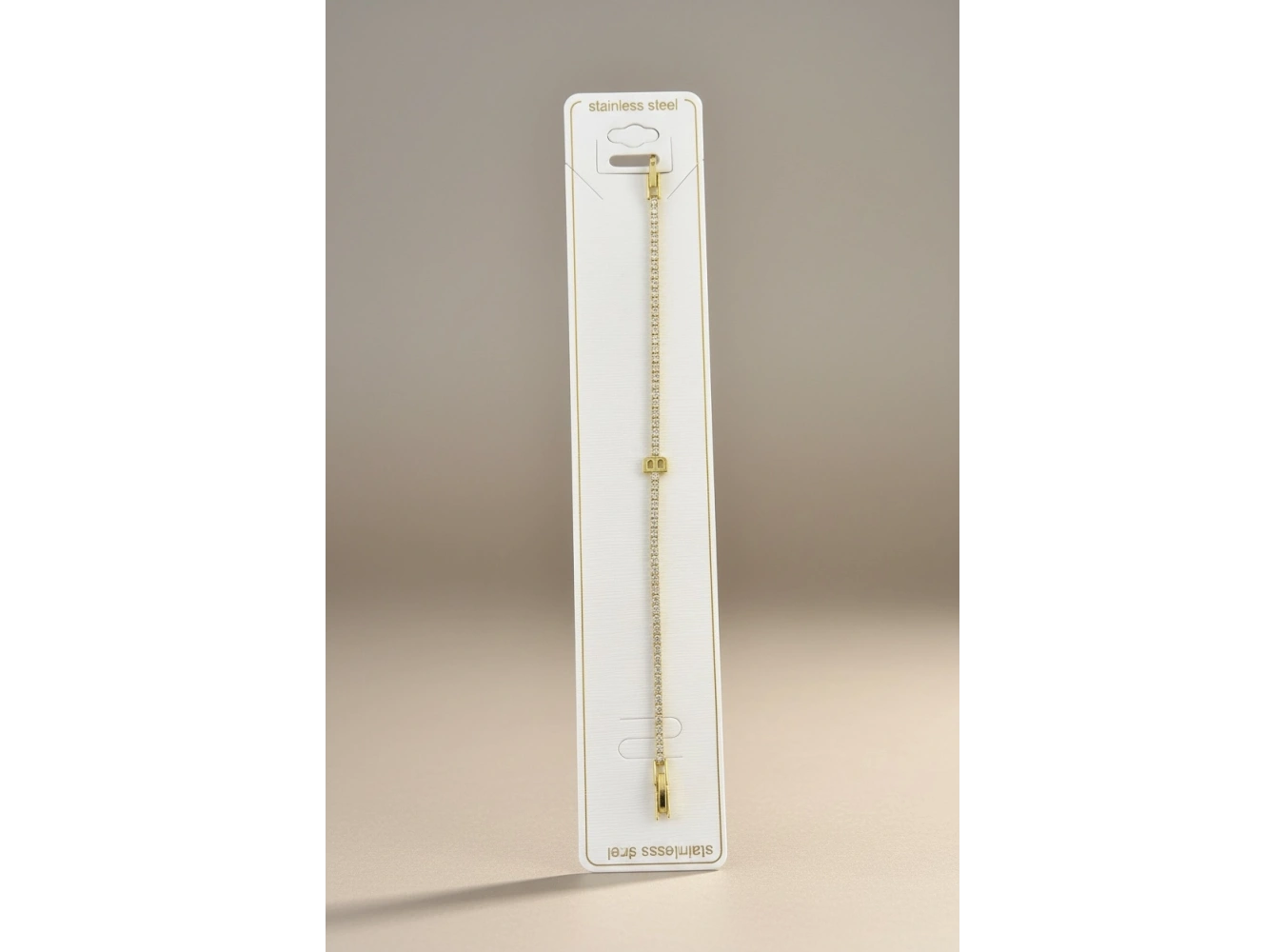 Altın Renk B Harfli Taş Detaylı Çelik Bileklik