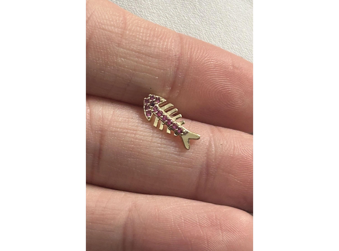 Altın Renk Balık Figürlü Taş Detaylı Cerrahi Çelik Tragus/Kıkırdak Küpe/Piercing (Tek)