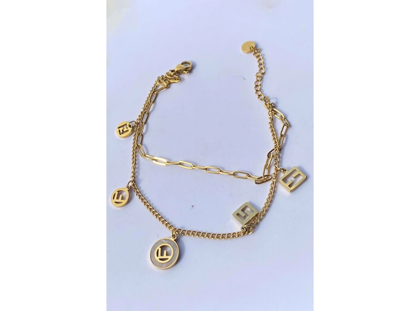 Altın Renk Beyaz Taş Detaylı Çelik Bileklik