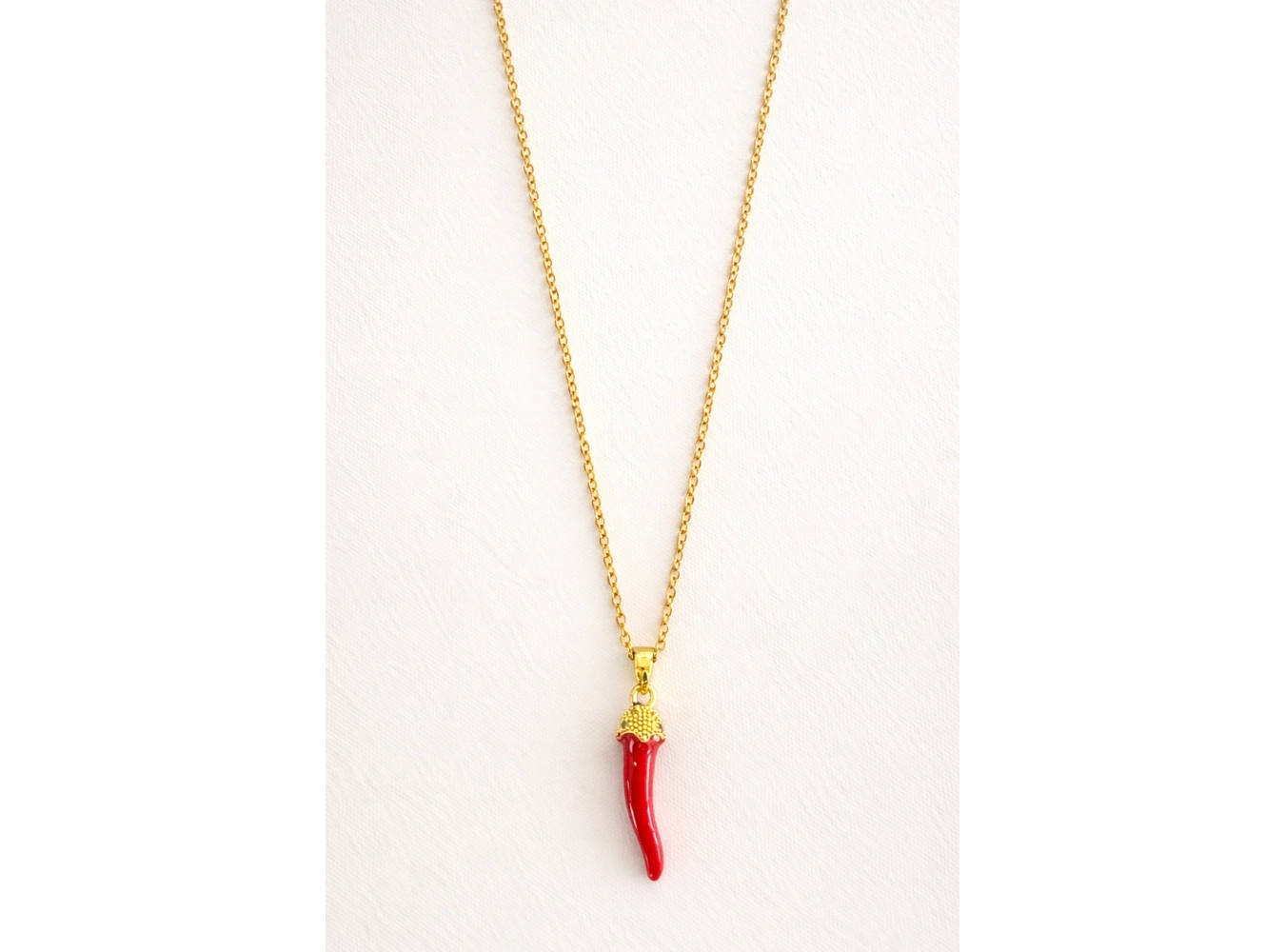 Altın Renk Biber Figürlü Çelik Şans Kolyesi