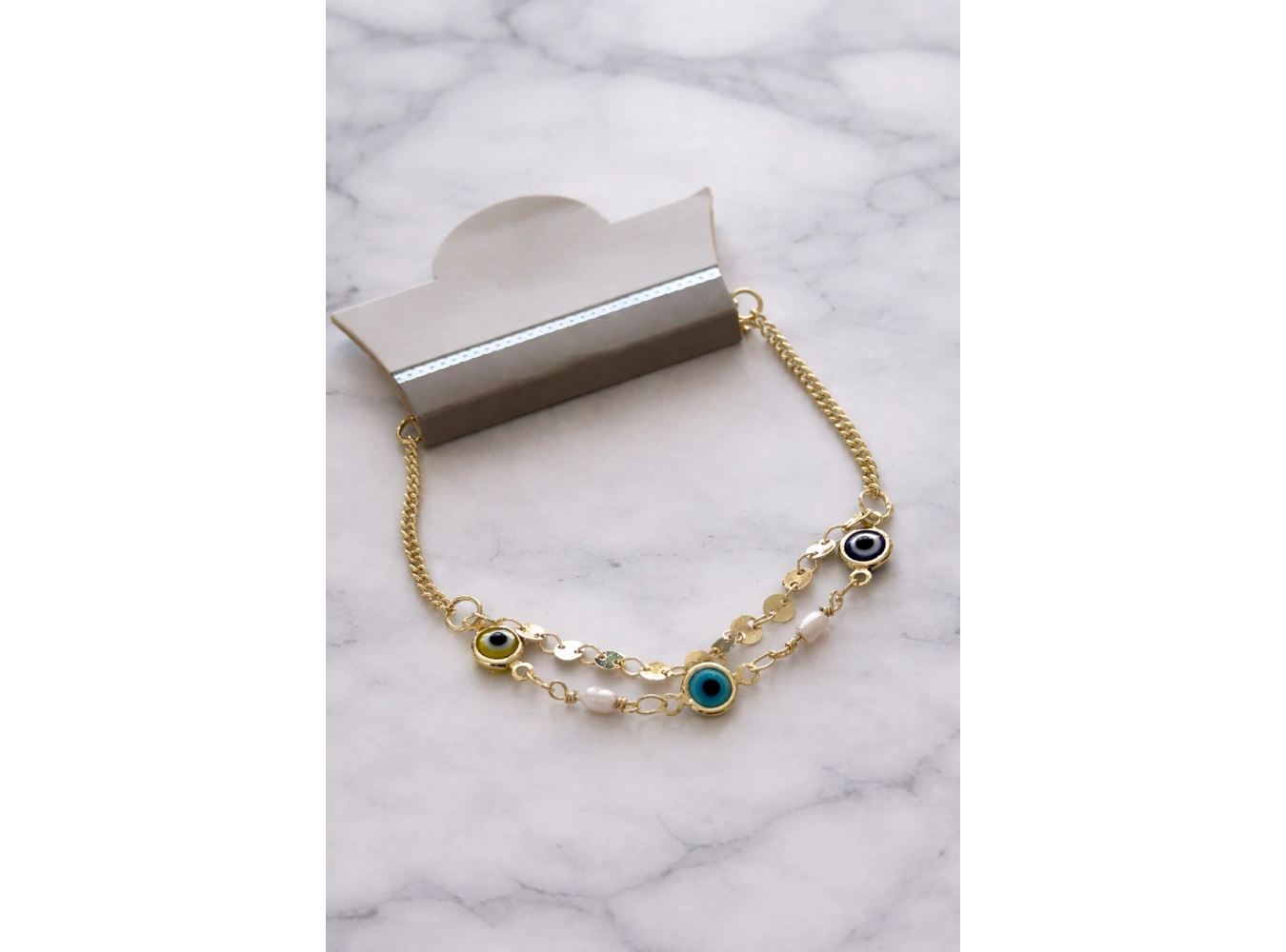 Altın Renk Boncuk Detaylı Bileklik