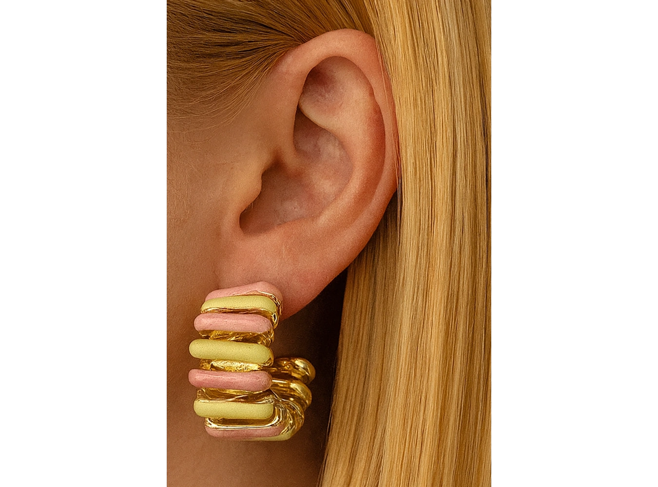 Altın Renk Burgu Detaylı 14K Altın Kaplama TX Küpe (Çift)