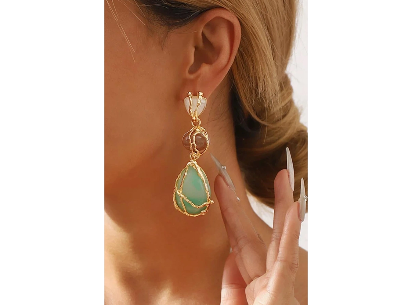 Altın Renk Büyük Taşlı Sallantılı Küpe (Çift)