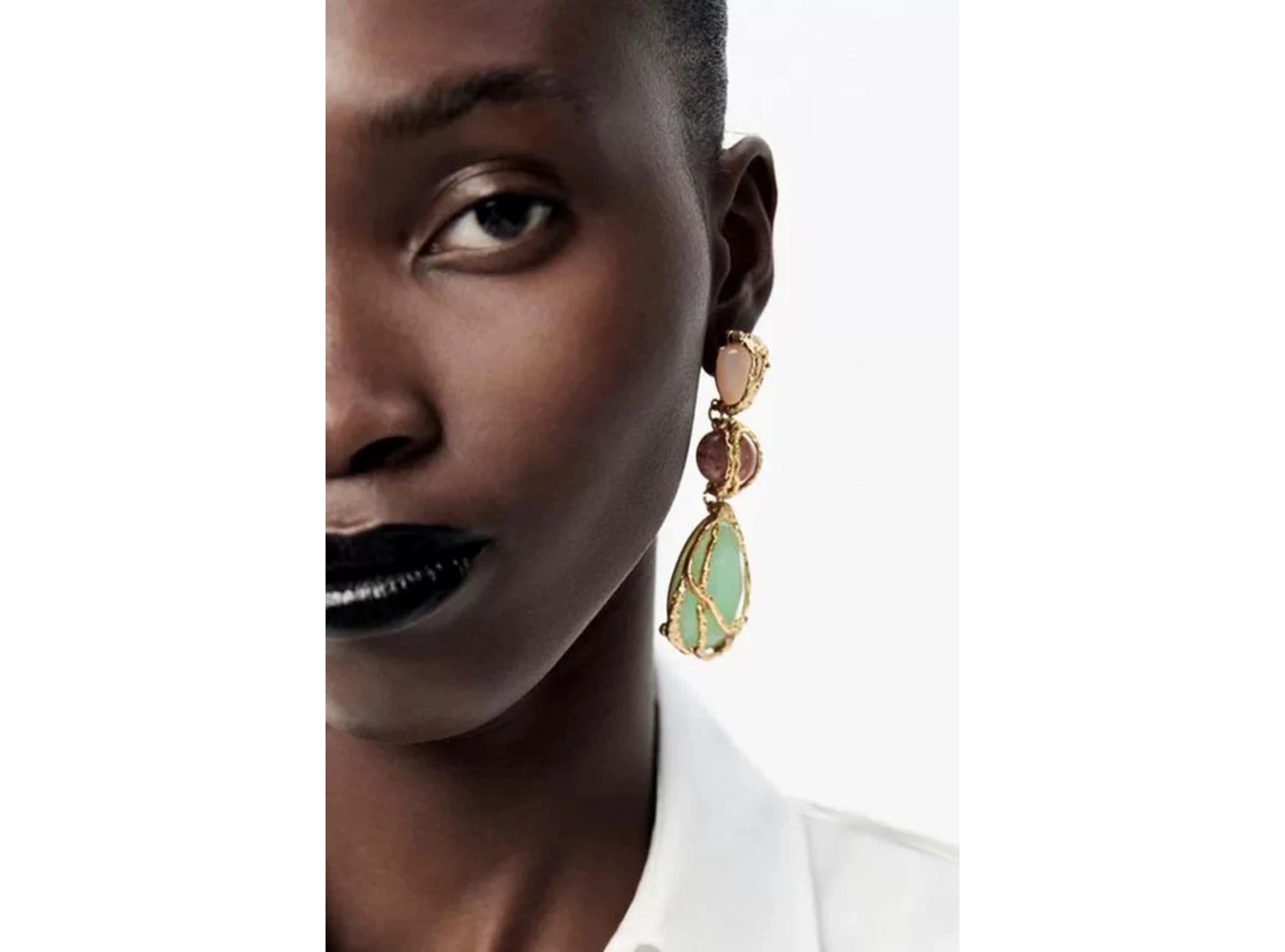 Altın Renk Büyük Taşlı Sallantılı Küpe (Çift)