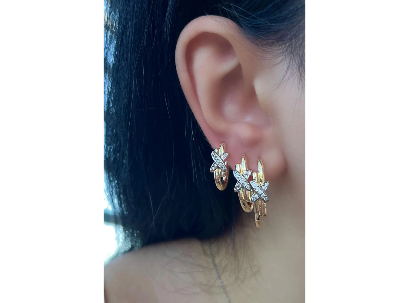 Altın Renk Çarpı Detaylı VİP 3lü YSX Küpe Set