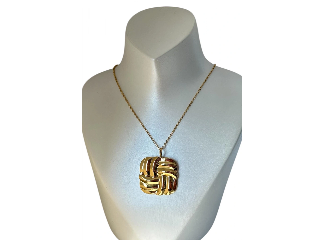 Altın Renk Çelik Kolye