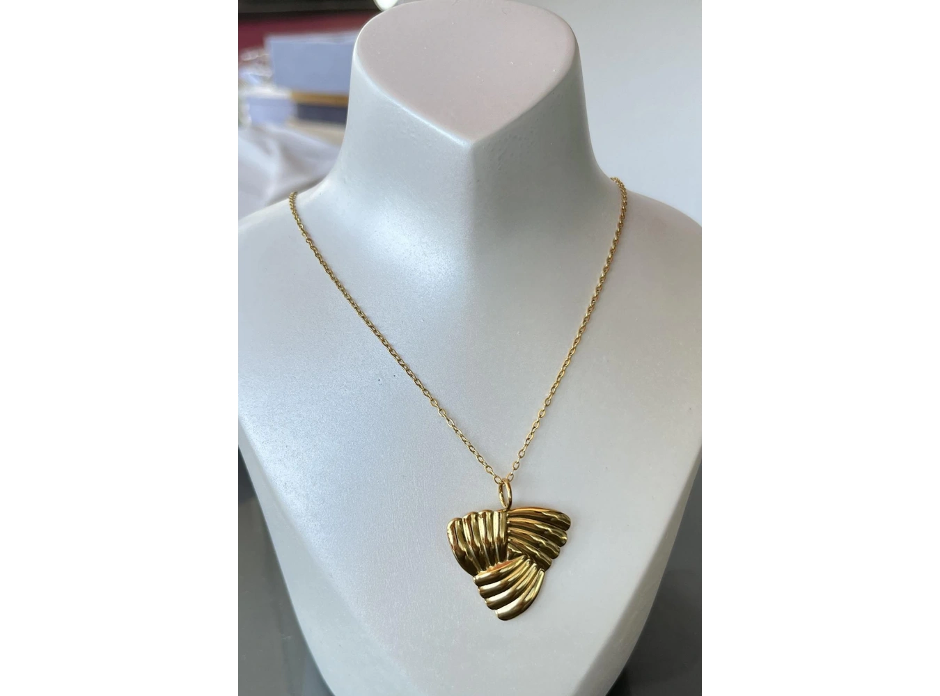 Altın Renk Çelik Kolye