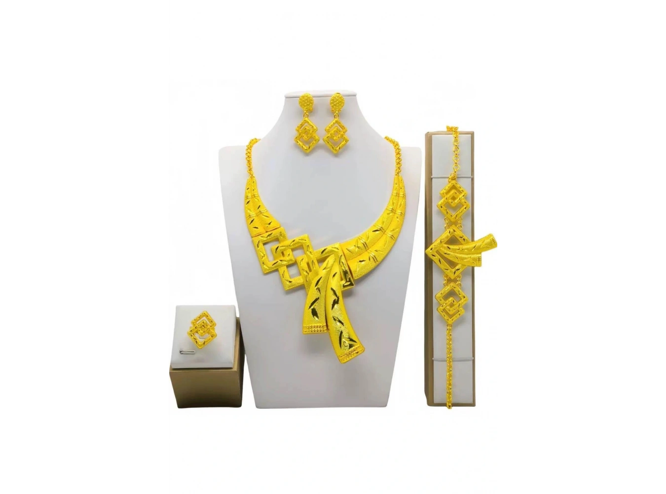 Altın Renk Çelik Kolye, Küpe, Bileklik, Yüzük Düğün Kına Nişan Gelin Seti