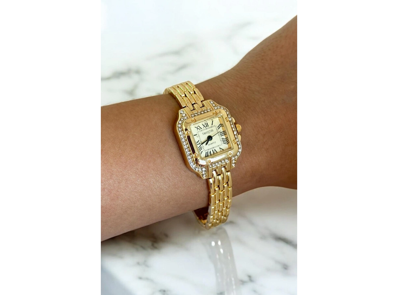 Altın Renk Çelik Kordonlu Kadın Saat