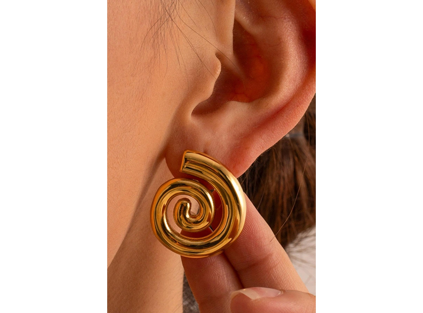 Altın Renk Çelik Küpe (Çift)