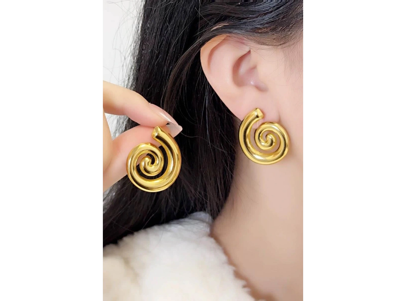 Altın Renk Çelik Küpe (Çift)