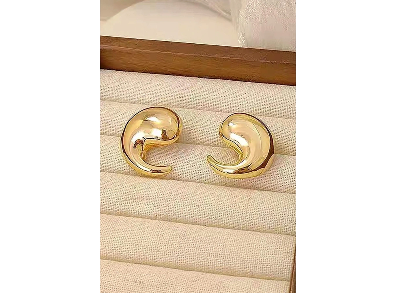 Altın Renk Çelik Küpe (Çift)