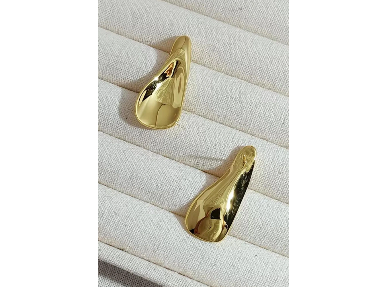 Altın Renk Çelik Küpe (Çift)