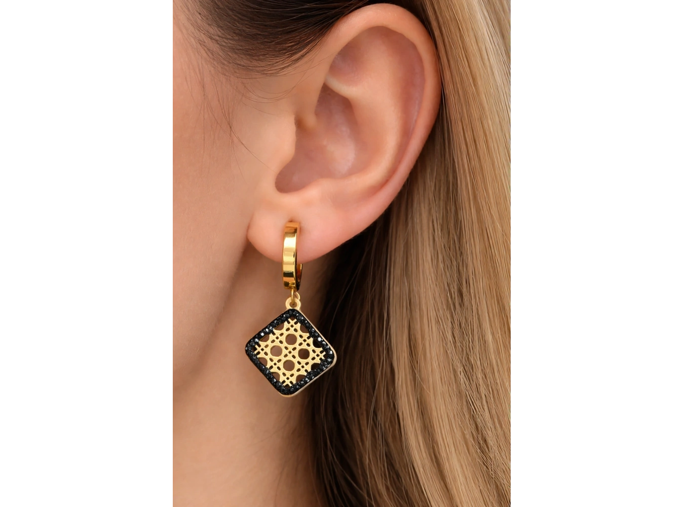 Altın Renk Çelik Küpe (Çift)