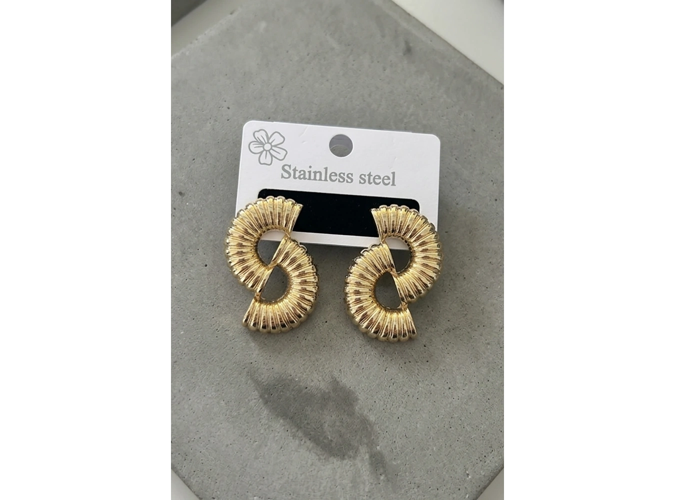 Altın Renk Çelik Küpe (Çift)