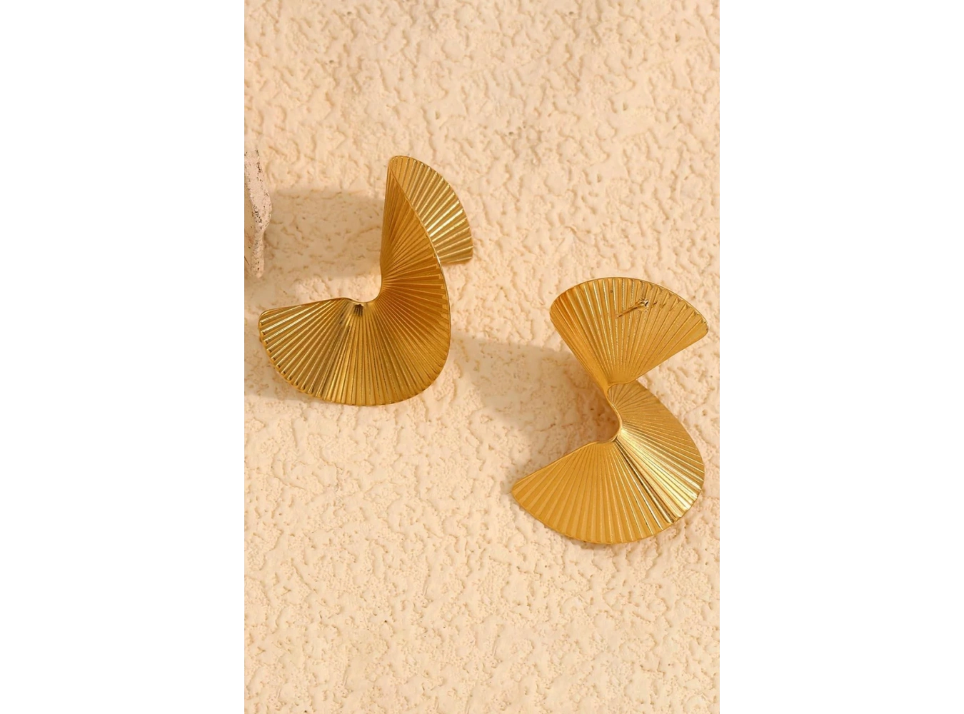 Altın Renk Çelik Küpe (Çift)