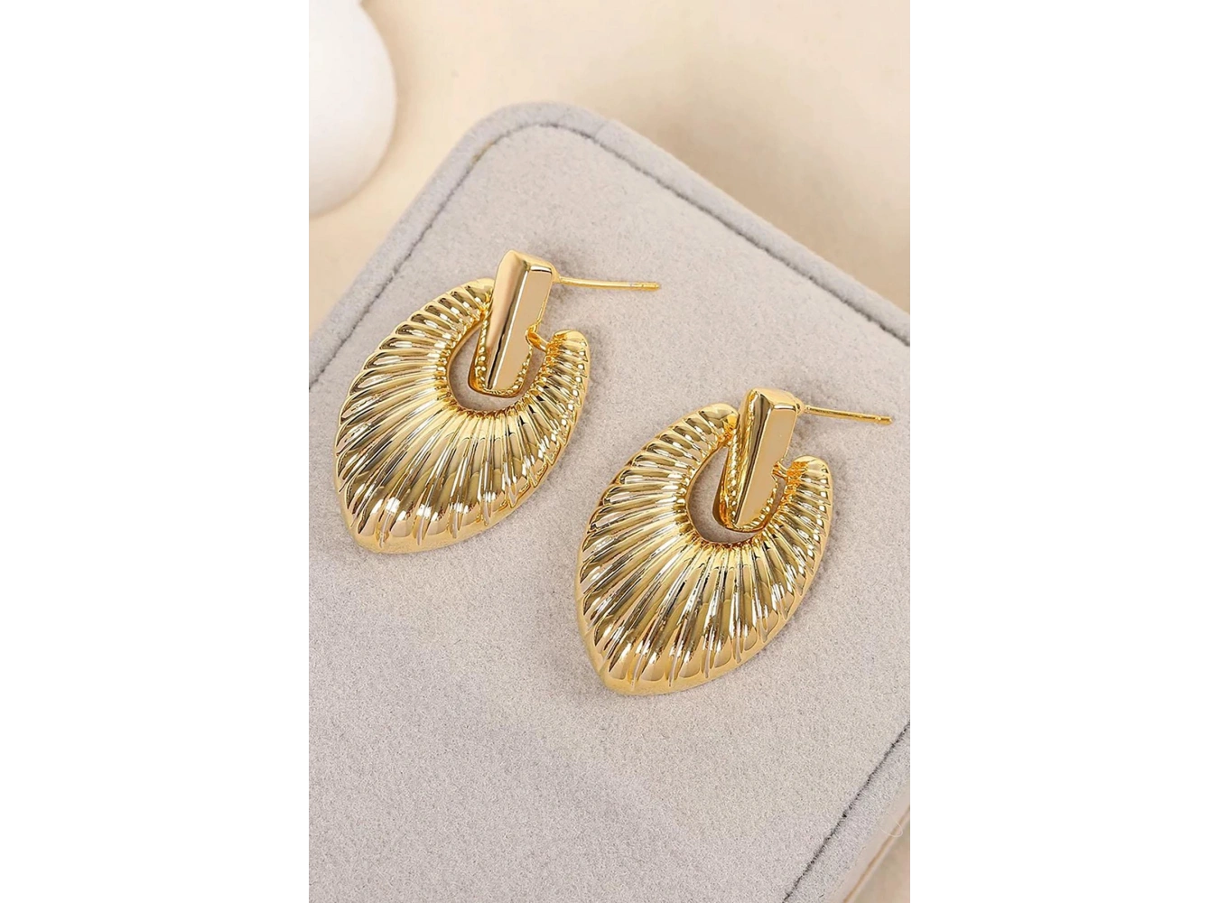 Altın Renk Çelik Küpe (Çift)