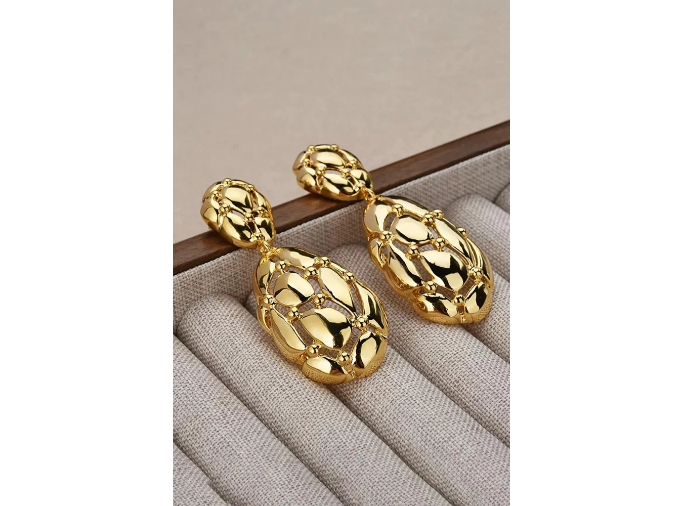 Altın Renk Çelik Küpe (Çift)