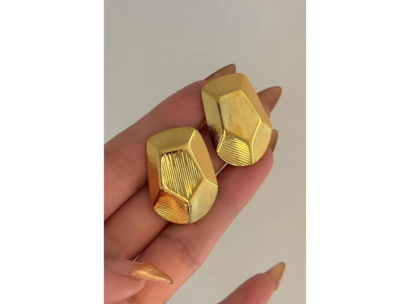 Altın Renk Çelik Küpe (Çift)