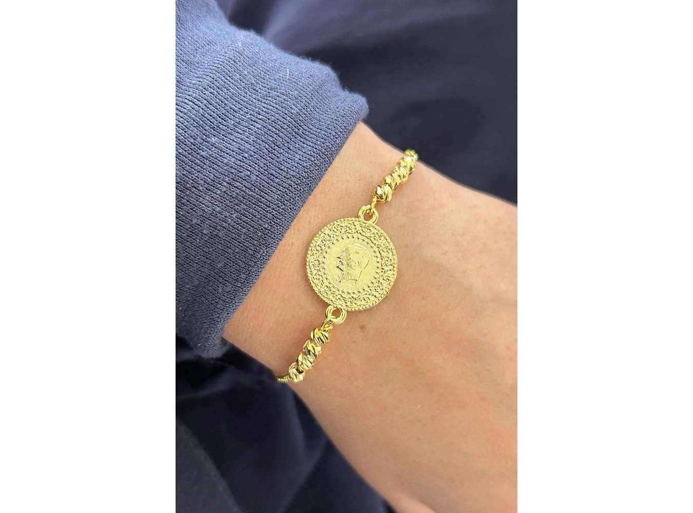 Altın Renk Çeyrek Figürlü Bileklik