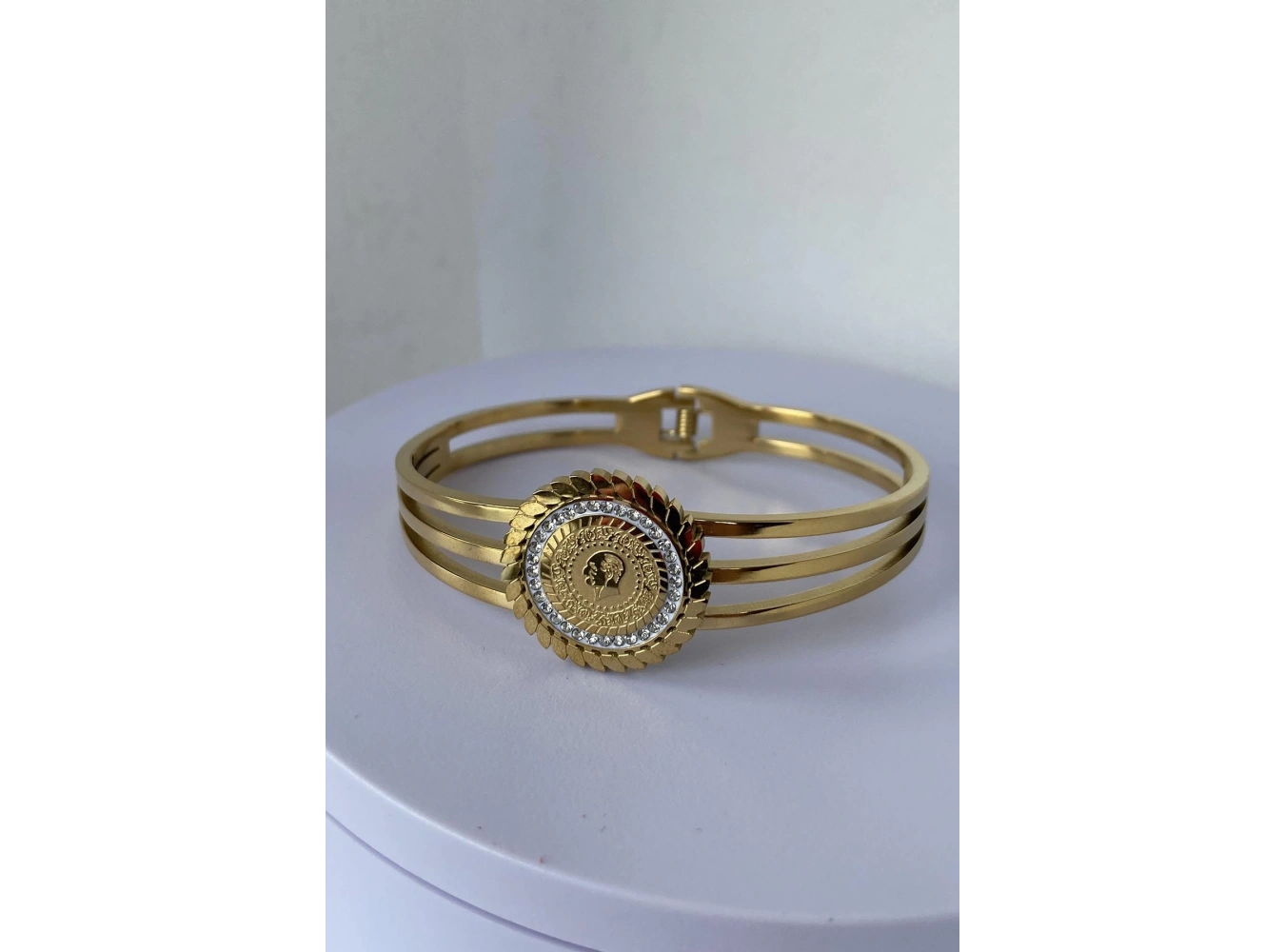 Altın Renk Çeyrek Figürlü Çelik Kelepçe Bileklik