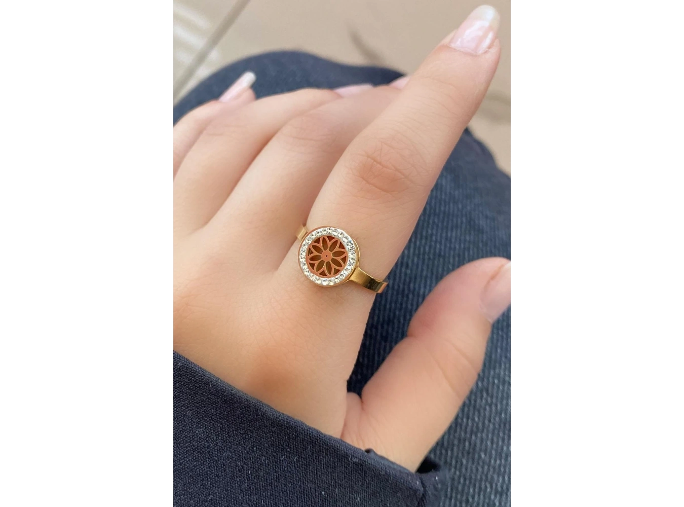 Altın Renk Çiçek Figürlü Ayarlanabilir Çelik Yüzük