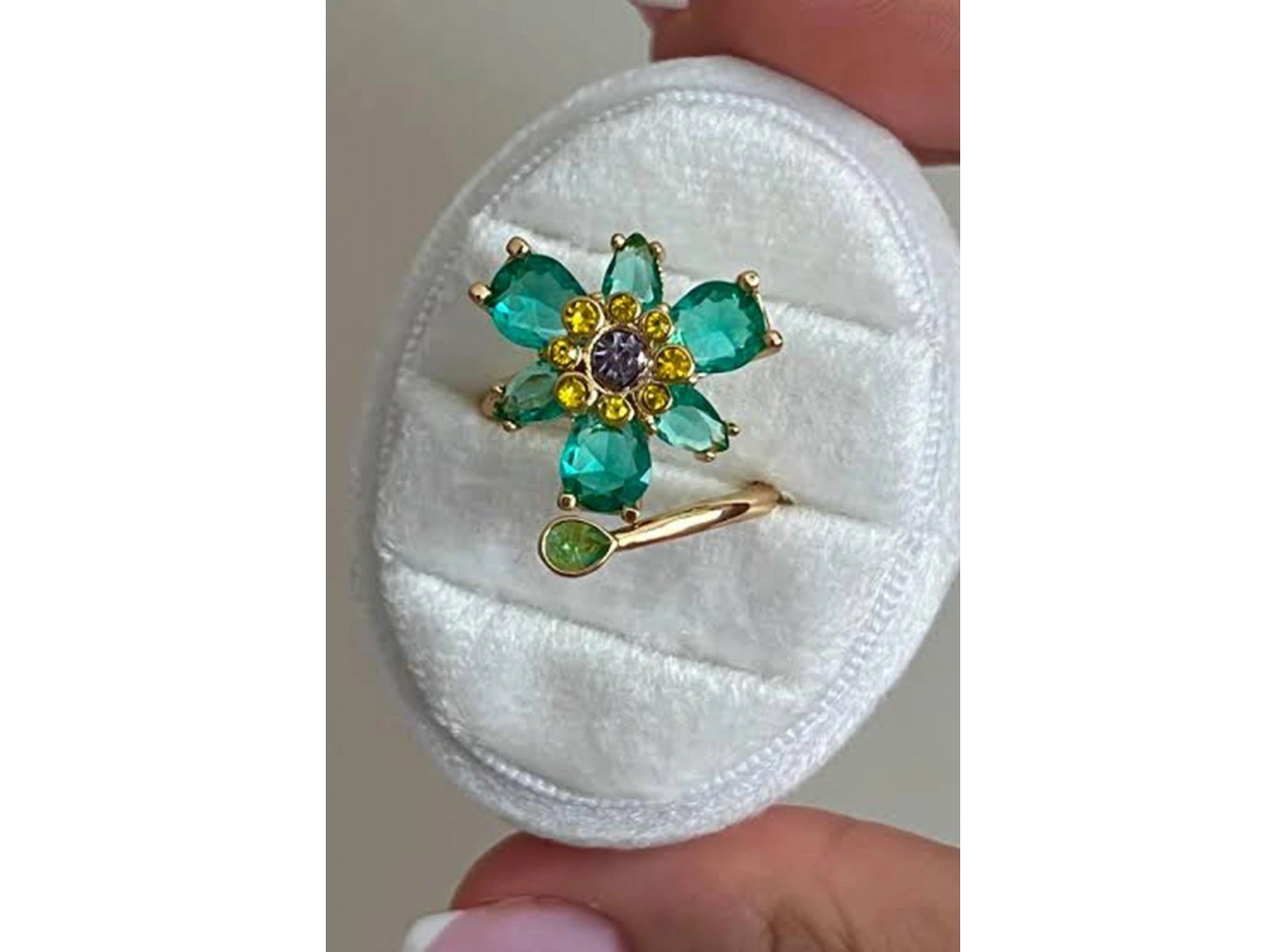 Altın Renk Çiçek Figürlü Ayarlanabilir Taşlı Yüzük