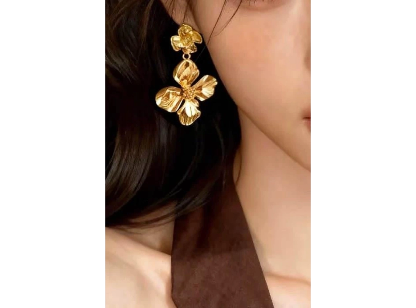 Altın Renk Çiçek Figürlü Çelik Küpe (Çift)