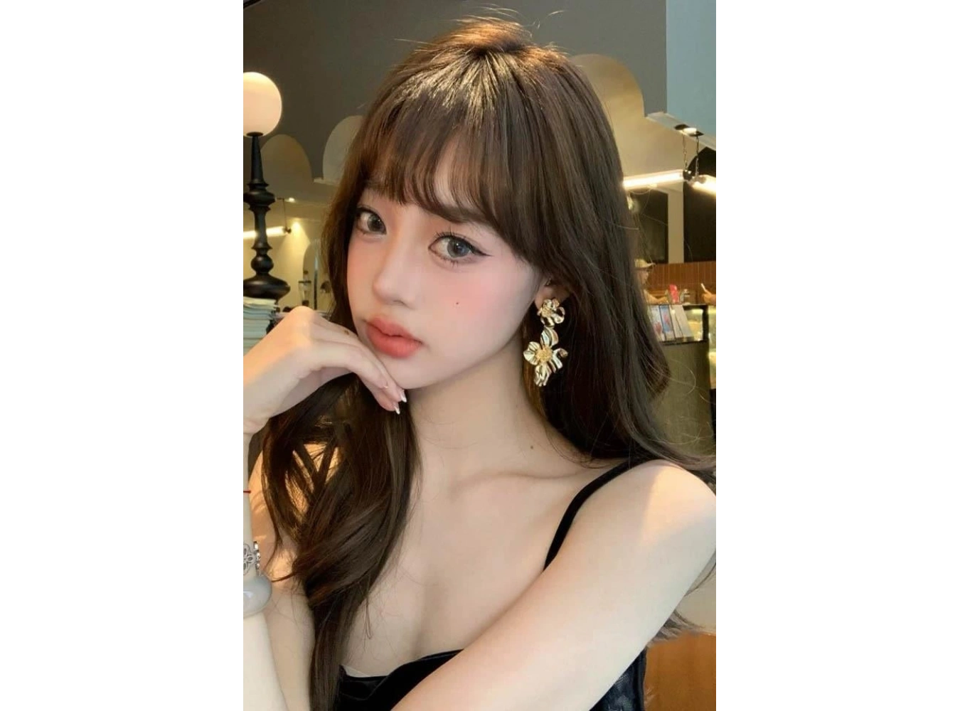 Altın Renk Çiçek Figürlü Çelik Küpe (Çift)